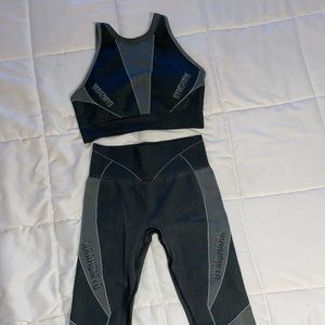 Gymshark turbo seamless Set in Dark/ Light grey ( Size Small)